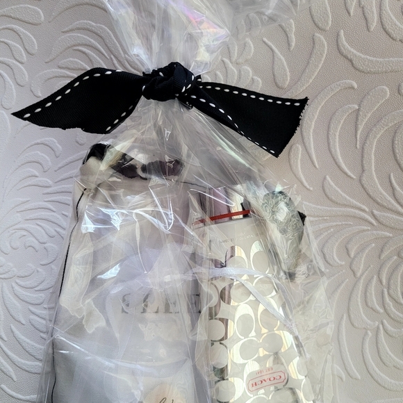 Saks Fifth Ave Sleep Set Coach Lotion Bundle - Picture 10 of 10